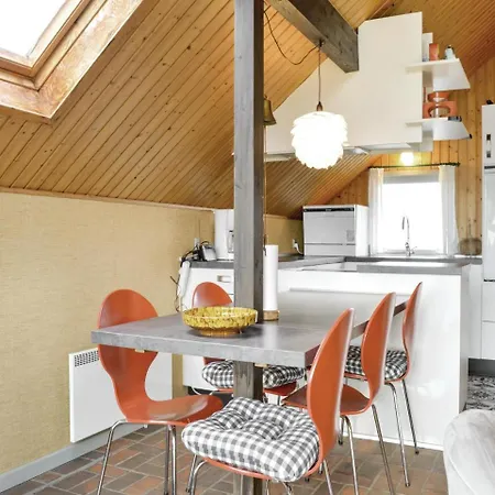Two Bedroom Holiday In Дом отдыха