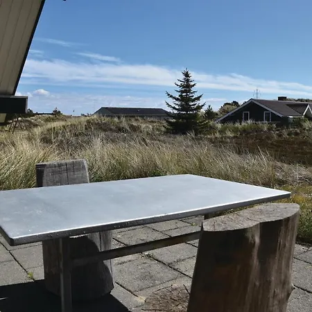 Дом отдыха Two Bedroom Holiday In Хвиде-Санде