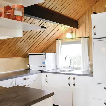 Дом отдыха Two Bedroom Holiday In